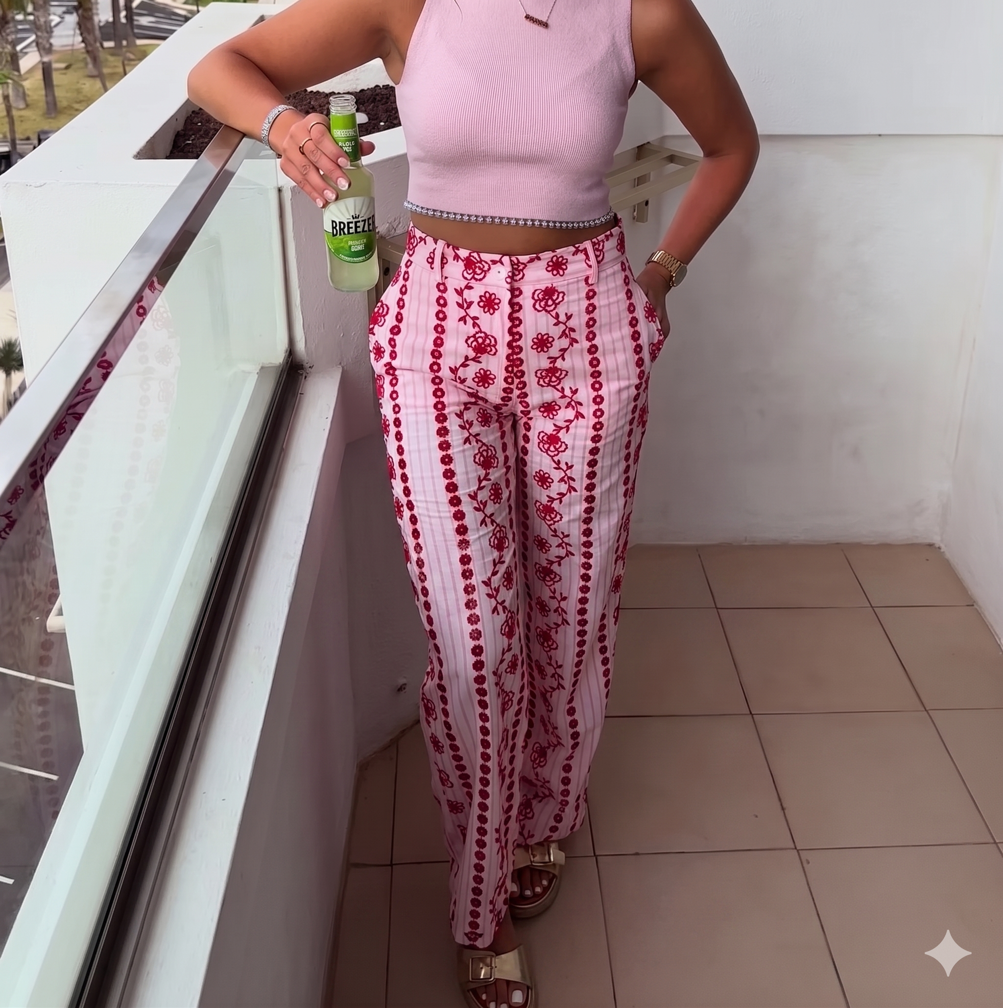 Pantalones de Mujer Estilo Boho Chic con Bordado Rosa