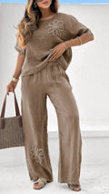 Elegancia en Verano: Conjunto de Lino Bordado para la Mujer Actual